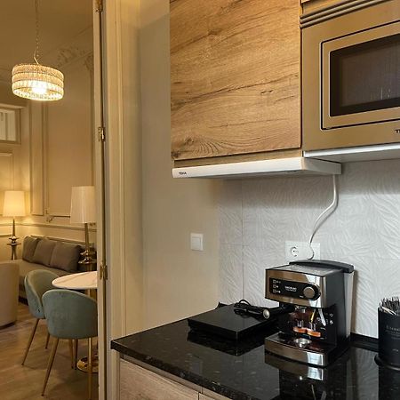 Apartamentos Loles De Cisneros Catedral Malaga Bagian luar foto